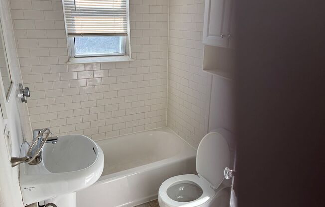 2 beds, 1 bath, 524 sqft, $2,100, Unit 109 Summer #414