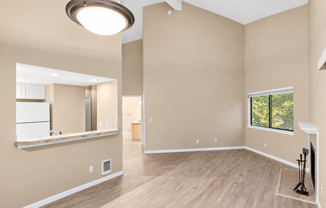 *RECENTLY UPDATED* Lovely 2 BD | 1 BA Condo Available in Townhomes with a View Community in the Heart of Clackamas | W/S/T Included in Rent!