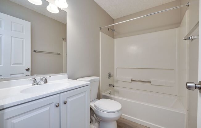 2 beds, 2 baths, 895 sqft, $1,325, Unit SH 2244-09