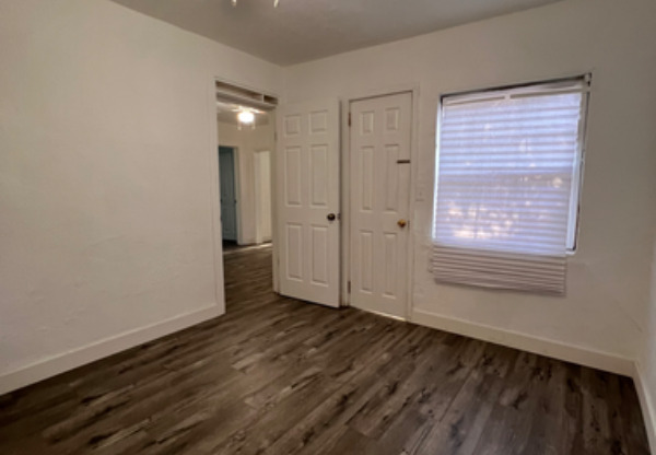 2 beds, 1 bath, 700 sqft, $1,850