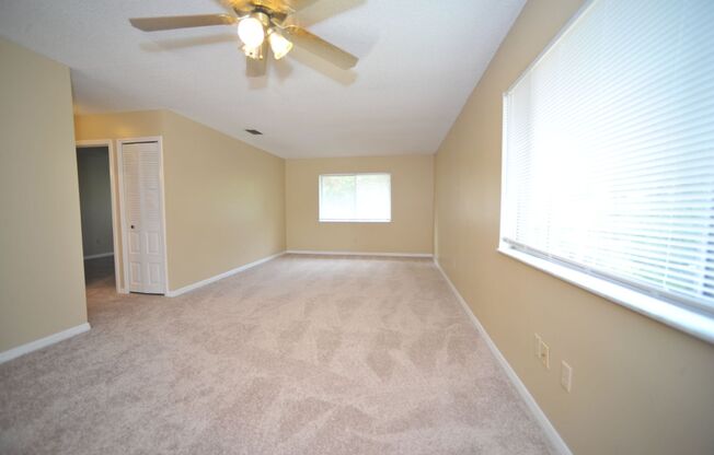 2410 FOX HOLLOW DR