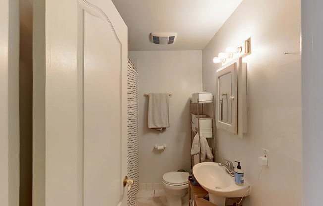 2 beds, 1 bath, 750 sqft, $3,695, Unit 13