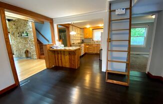 Great 3 bed 2 bath home!! AVAILABLE AUGUST 2027!