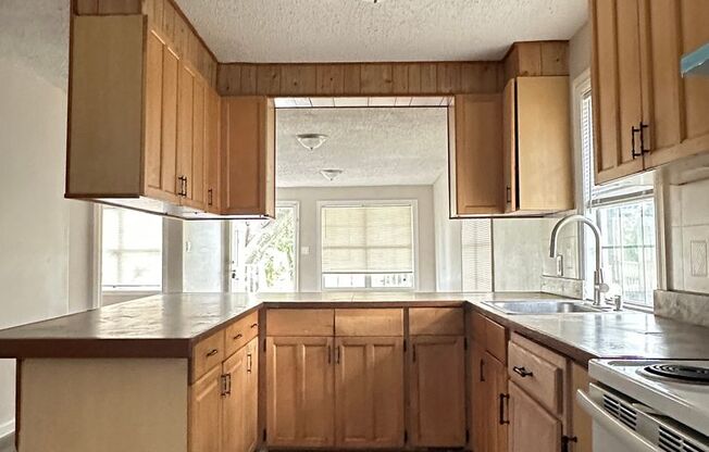 6200 N 44 ST
