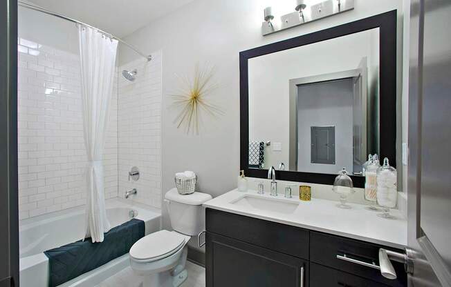 The Addison: Luxury 1- & 2-Bedroom Apartment Homes