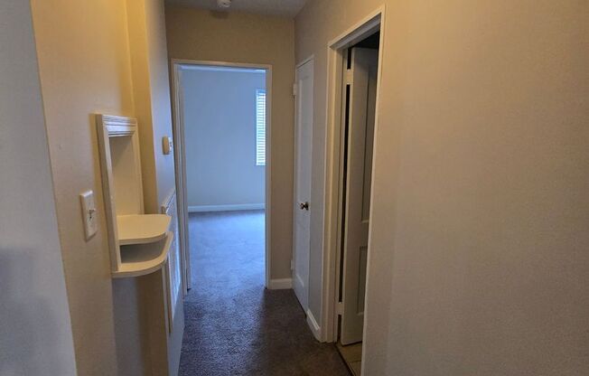 2 beds, 1 bath, $1,200