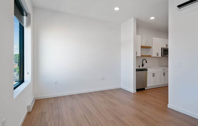 Studio, 1 bath, 400 sqft, $1,195, Unit 516