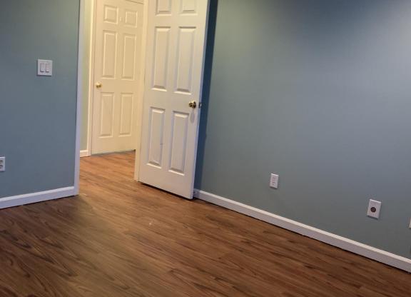 3 beds, 2 baths, 1,250 sqft, $1,500