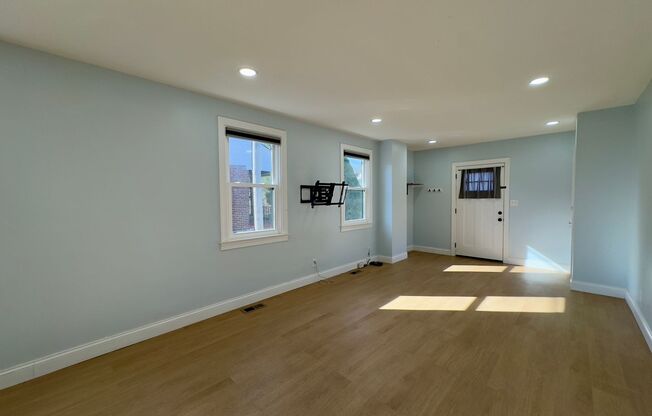 Charming 3 Bedroom/3 Bathroom Detached Home in Woodlawn, MD!