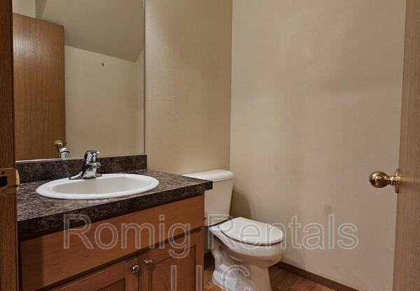 8108 NE 36 CT