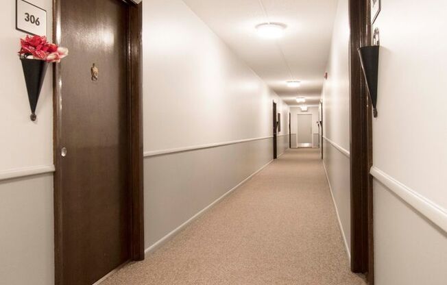 2 beds, 1 bath, 860 sqft, $1,310, Unit 842-105