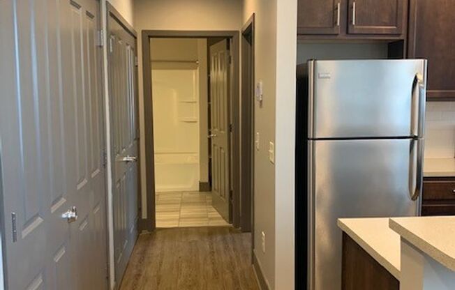 1 bed, 1 bath, 561 sqft, $1,000, Unit 207