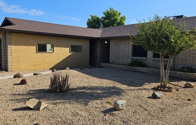 Adorable and spacious North Valley home