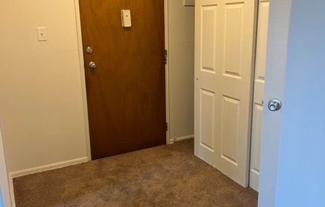 1 bed, 1 bath, 740 sqft, $1,600, Unit 00 - K- 7