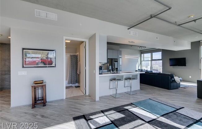 1 bed, 2 baths, $2,977, Unit Juhl Highrise