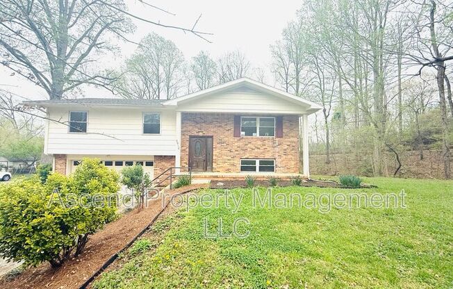 3910 UNIVERSITY DR