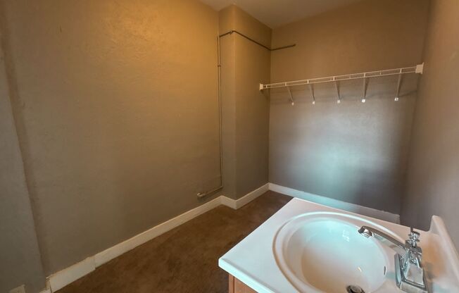 2 beds, 2 baths, 850 sqft, $1,050, Unit 1729 K Street - 4