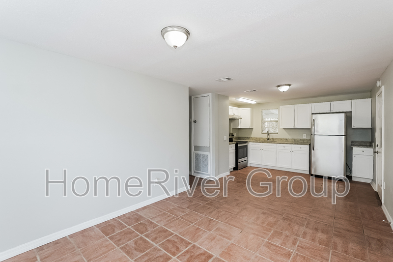 6210 N 37 ST