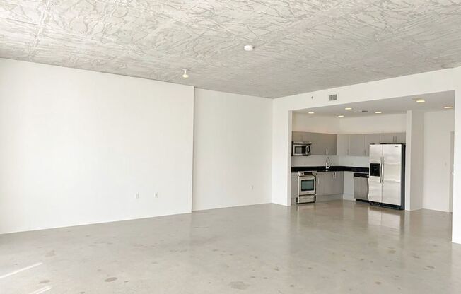 Studio, 1 bath, 962 sqft, $3,100, Unit Unit 704