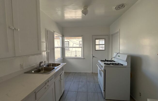 1 bed, 1 bath, $2,195, Unit 3