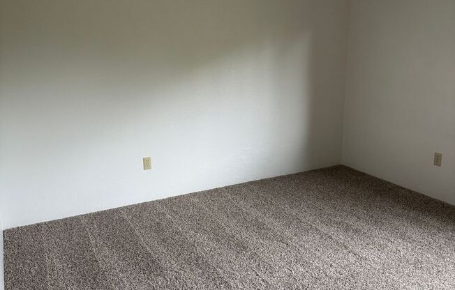 2 beds, 1 bath, 725 sqft, $1,095, Unit 1150-201