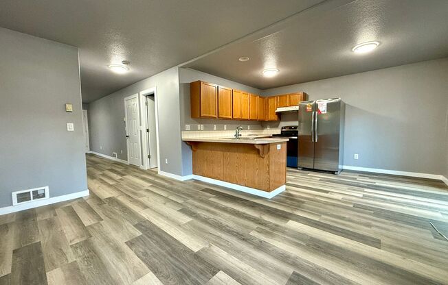 4 beds, 2.5 baths, $2,999, Unit 305