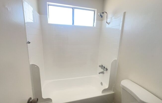 1 bed, 1 bath, 730 sqft, $1,565, Unit 14030 208