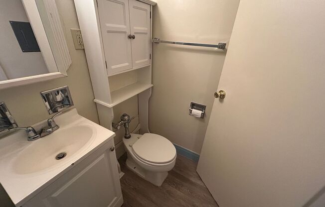 1 bed, 1 bath, $975, Unit 808