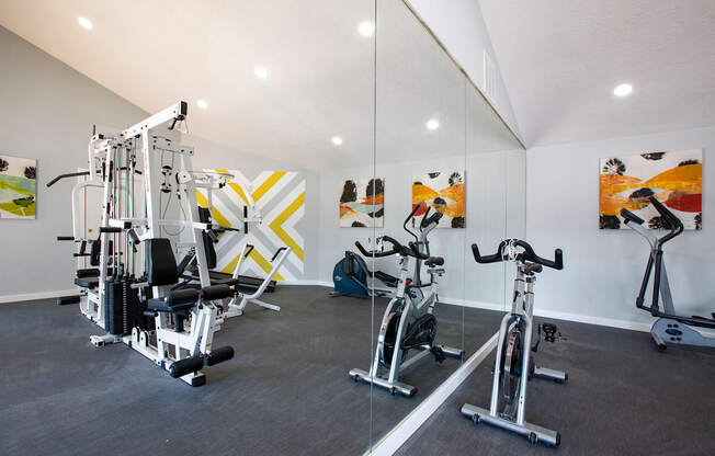 Gym with mirror wall at Villas Del Cielo Aprartments in Albuquerque New Mexico October 2020