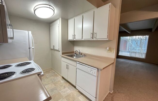 G Street (2612, 2616)