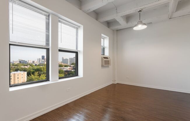 Studio, 1 bath, 212 sqft, $1,450, Unit 304