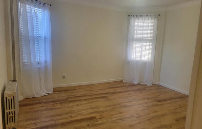 3 beds, 1 bath, 933 sqft, $3,990, Unit 1