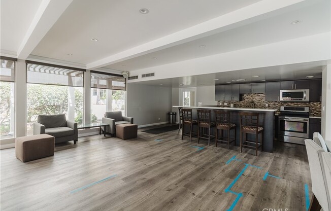 1 bed, 2 baths, 912 sqft, $3,600, Unit 1008