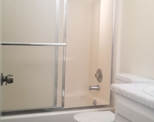 1 bed, 1 bath, 550 sqft, $1,050, Unit Unit G