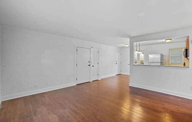 2 Bedroom Condo on Park Road!