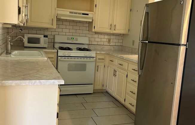 1 bed, 1 bath, $1,225