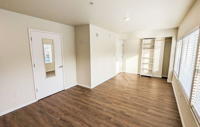 Studio, 1 bath, 160 sqft, $1,525, Unit 209