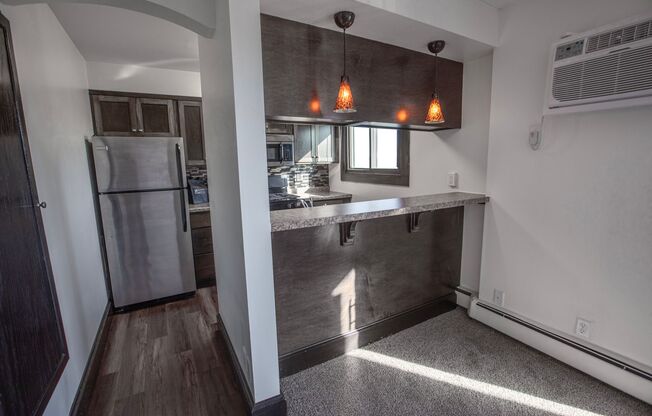 2 beds, 2 baths, 918 sqft, $1,765, Unit 305