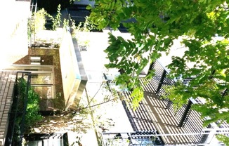 229 E 28 ST