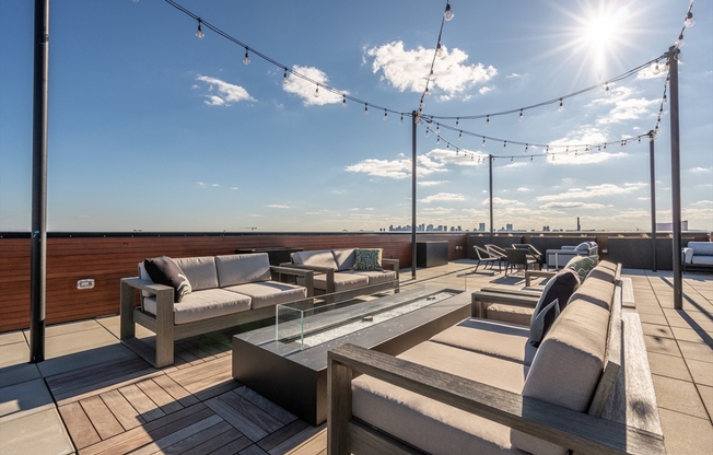 1 bed, 1 bath, 570 sqft, $2,000, Unit 405