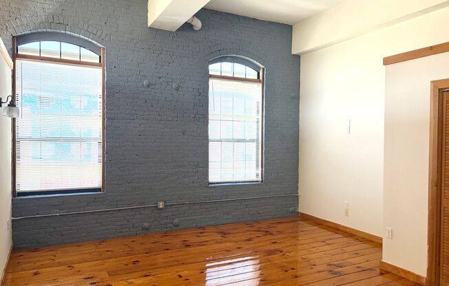 2 beds, 1 bath, 1,200 sqft, $1,700, Unit 8201