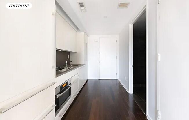 Studio, 1 bath, 450 sqft, $3,700, Unit 16G