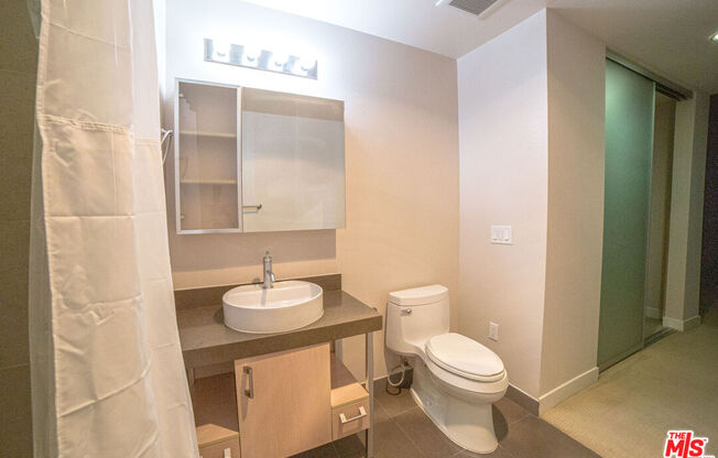 1 bed, 1 bath, 830 sqft, $2,650, Unit 401