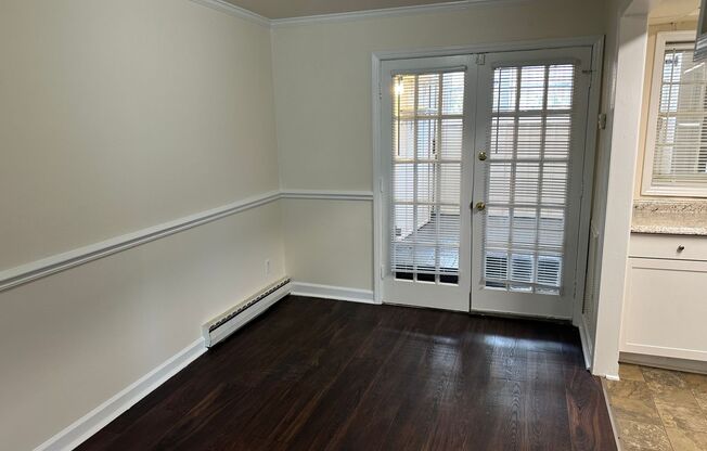 Lovely Two Bedroom Condo in Cotswold!