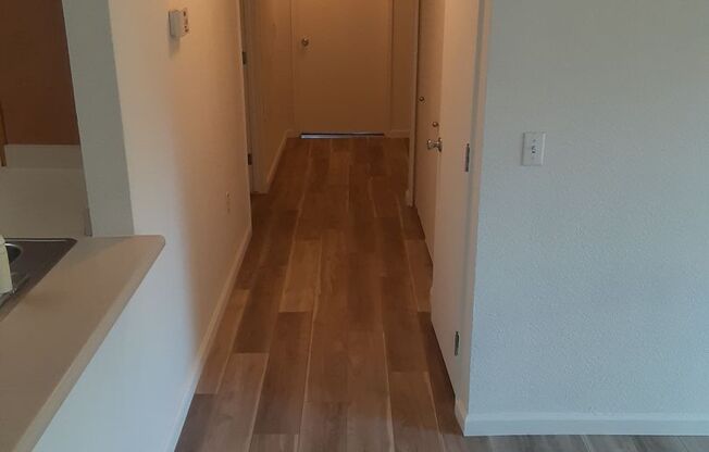 3 beds, 2 baths, 1,076 sqft, $2,200, Unit 2004