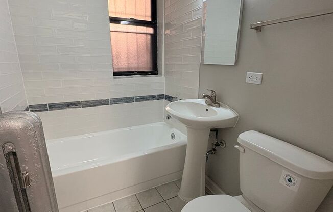 2 beds, 1 bath, 670 sqft, $1,200, Unit CA 133.5-3W