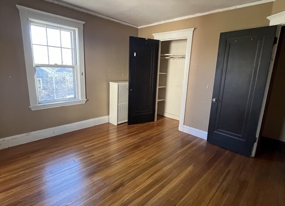 3 beds, 1 bath, 1,350 sqft, $2,950, Unit 25