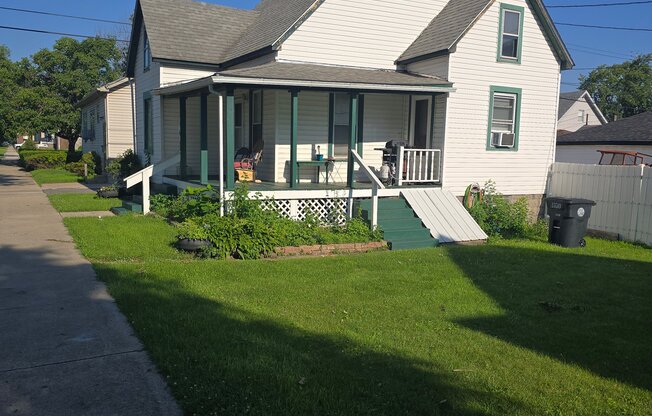 1008 W 143 ST