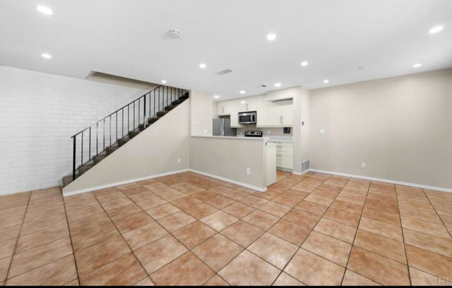 9856 BUENA VISTA AVE