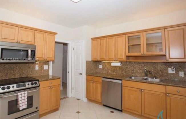 13155 ARCH CREEK TER NORTH MIAMI, FL 33181